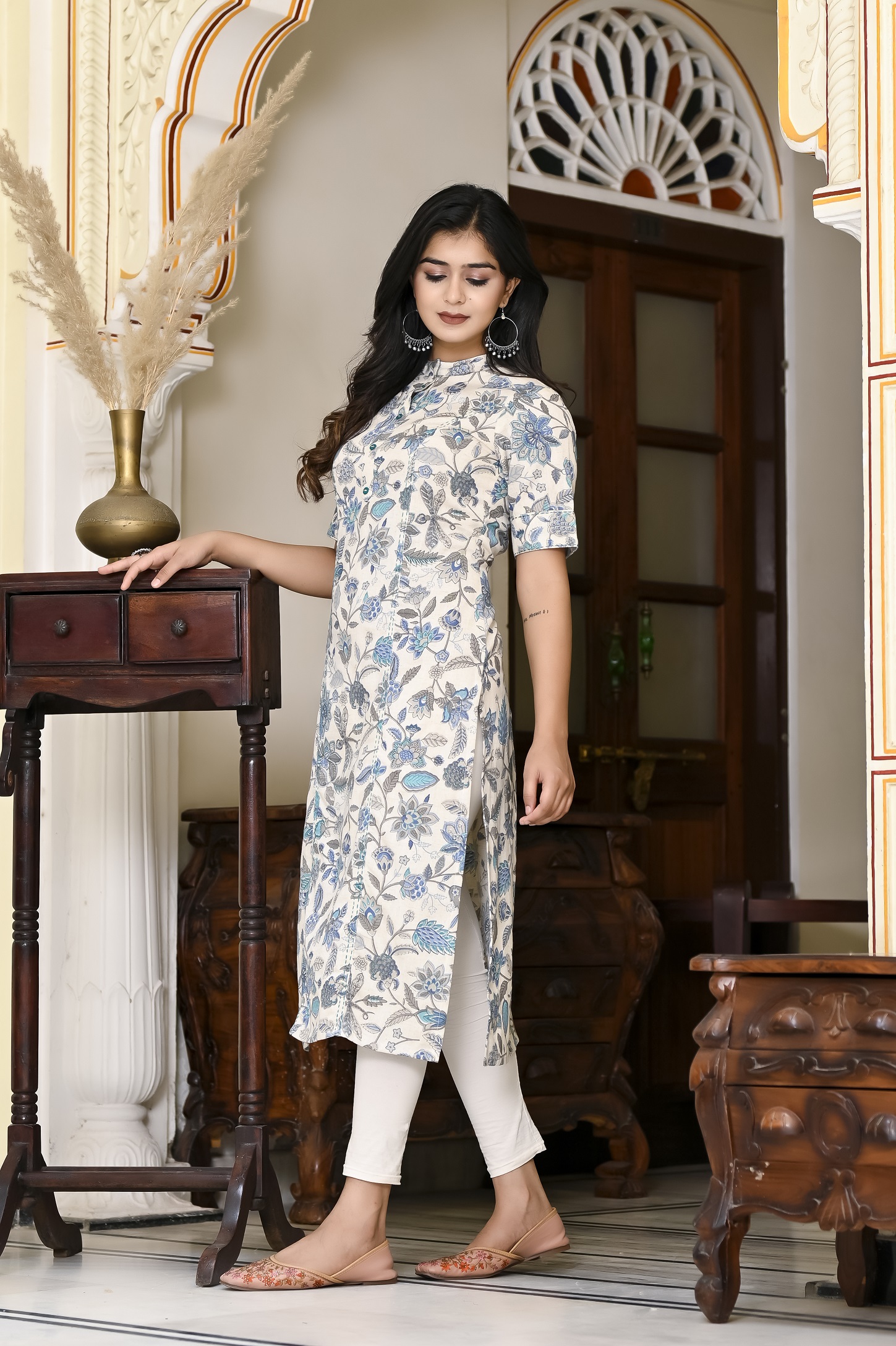Buy online Navy Blue Printed Straight Kurti from Kurta Kurtis for Women by  Saart Bunaai for ₹609 at 74% off | 2024 Limeroad.com